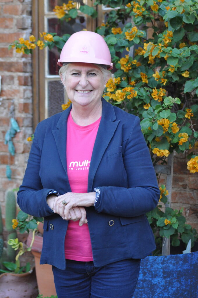 mulher em construção