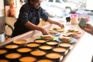 Manos Amigues é um centro comunitário LGBTQ+ na Cidade do México que oferece refeições dignas, cuidado e apoio a populações vulneráveis.